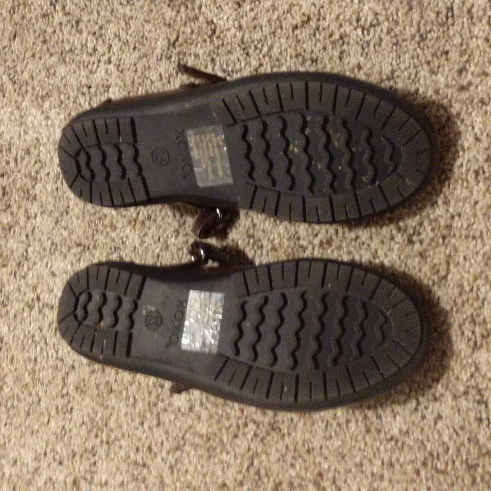 Shoes - Picture 4 of 4